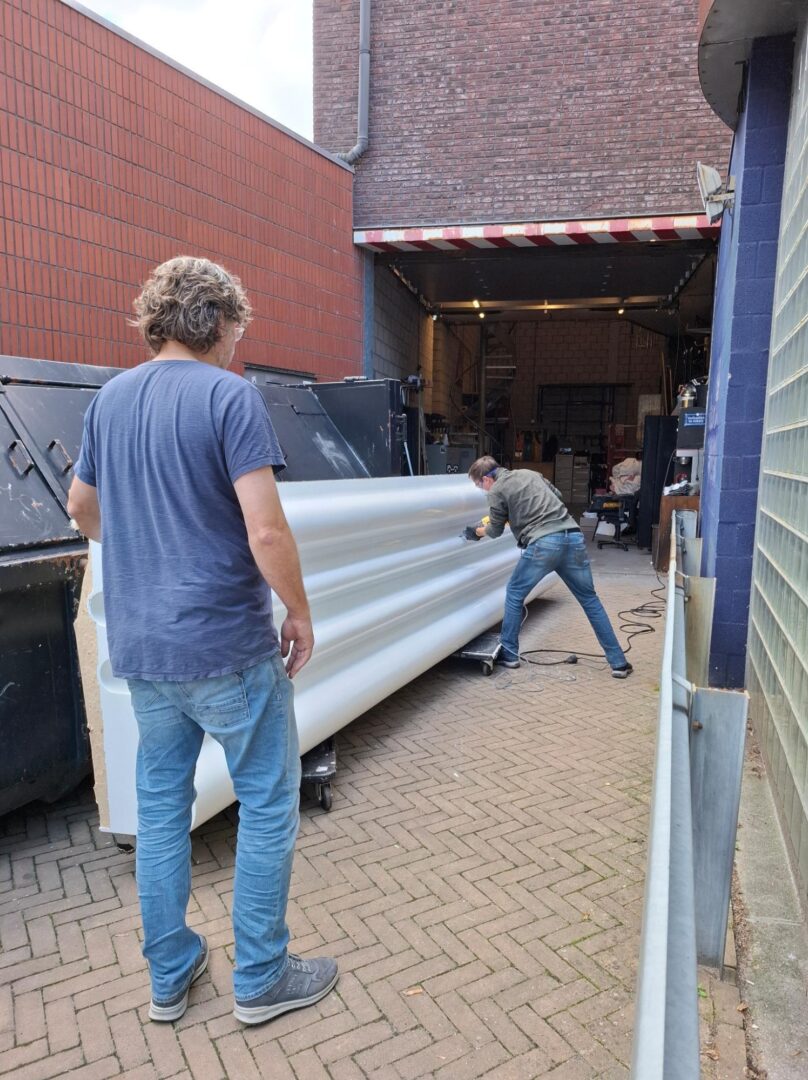 Bar bij laadpoort Dennis